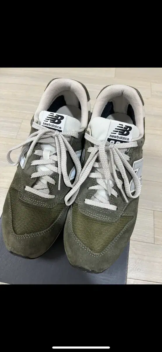 뉴발란스 996 다크그린 260사이즈