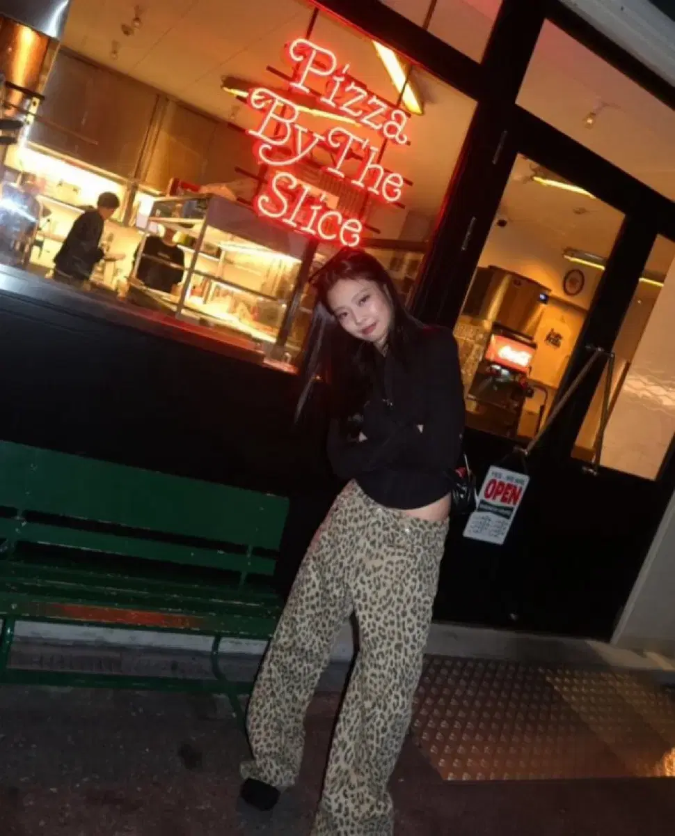 오데스 제니바지 레오파드 스트레이트 팬츠 베이지 2사이즈