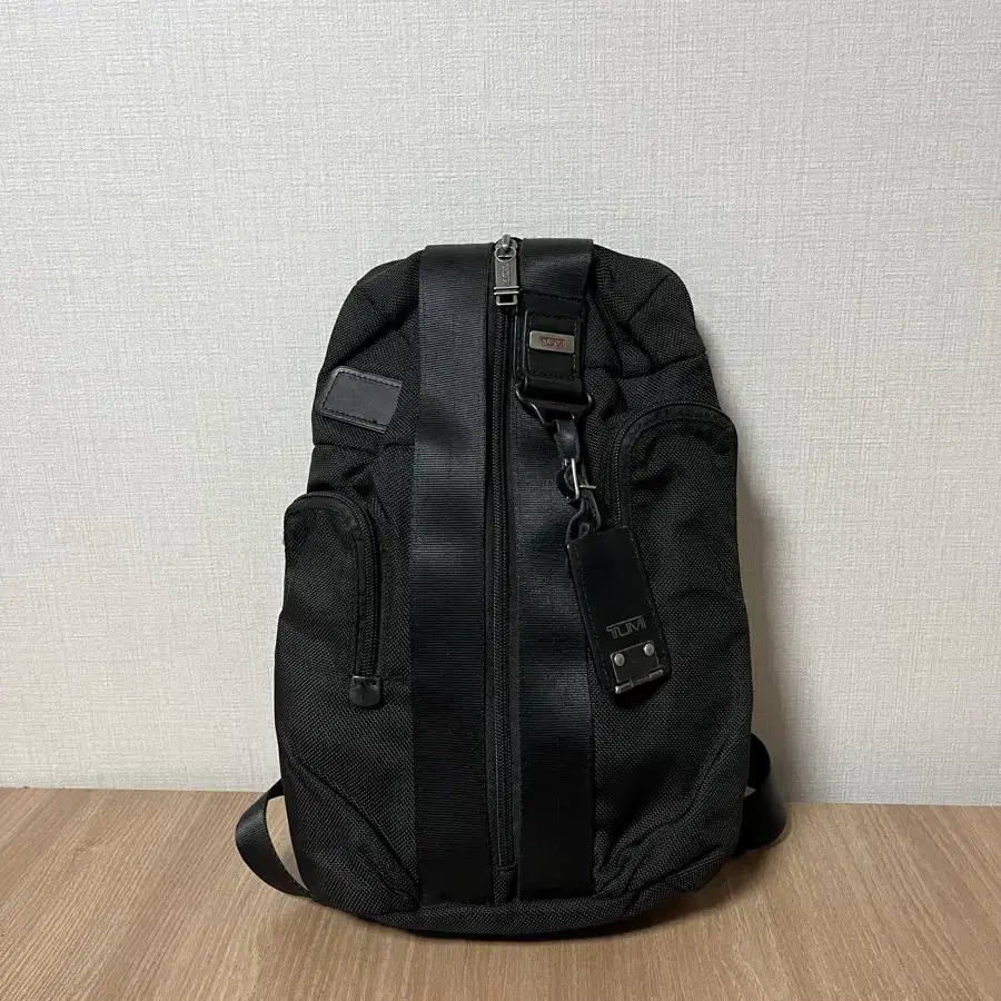 Tumi 투미 슬링백