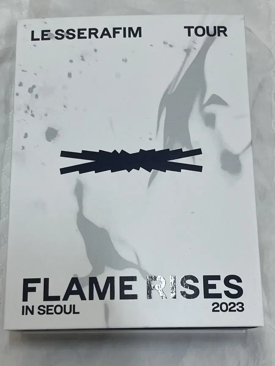 Weverse ( pre-order benefit ) le sserafim ) FLAME RISES DVD Full Package Sell