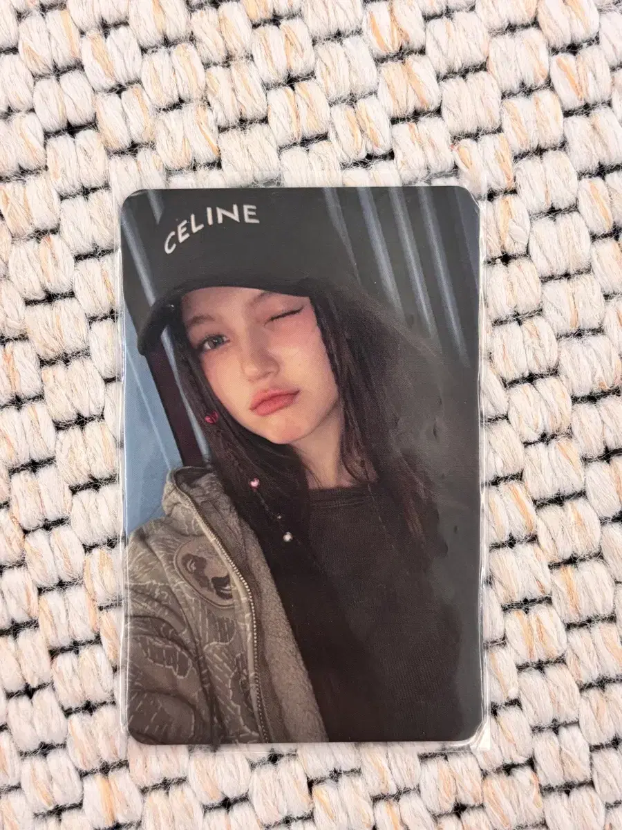 뉴진스 민지 위버스 슈퍼샤이 하우스윗 omg 판매 양도 포카 혜잉