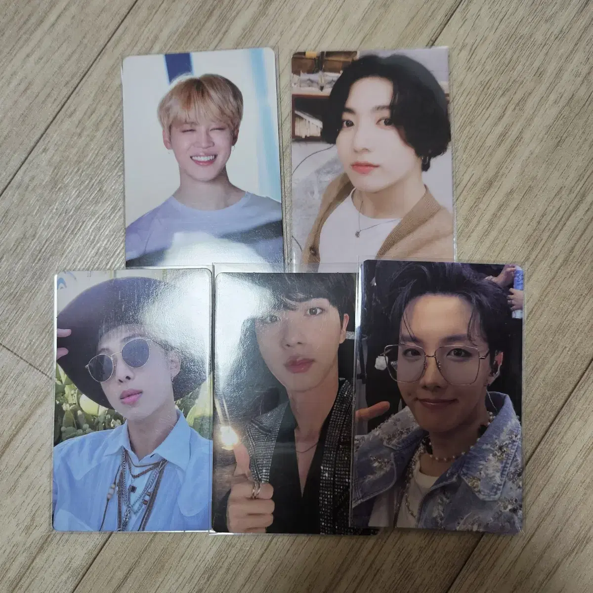 방탄 일괄 굿즈 포카 디비디 앨범 미개봉 메모리즈 스픽콘 머사터