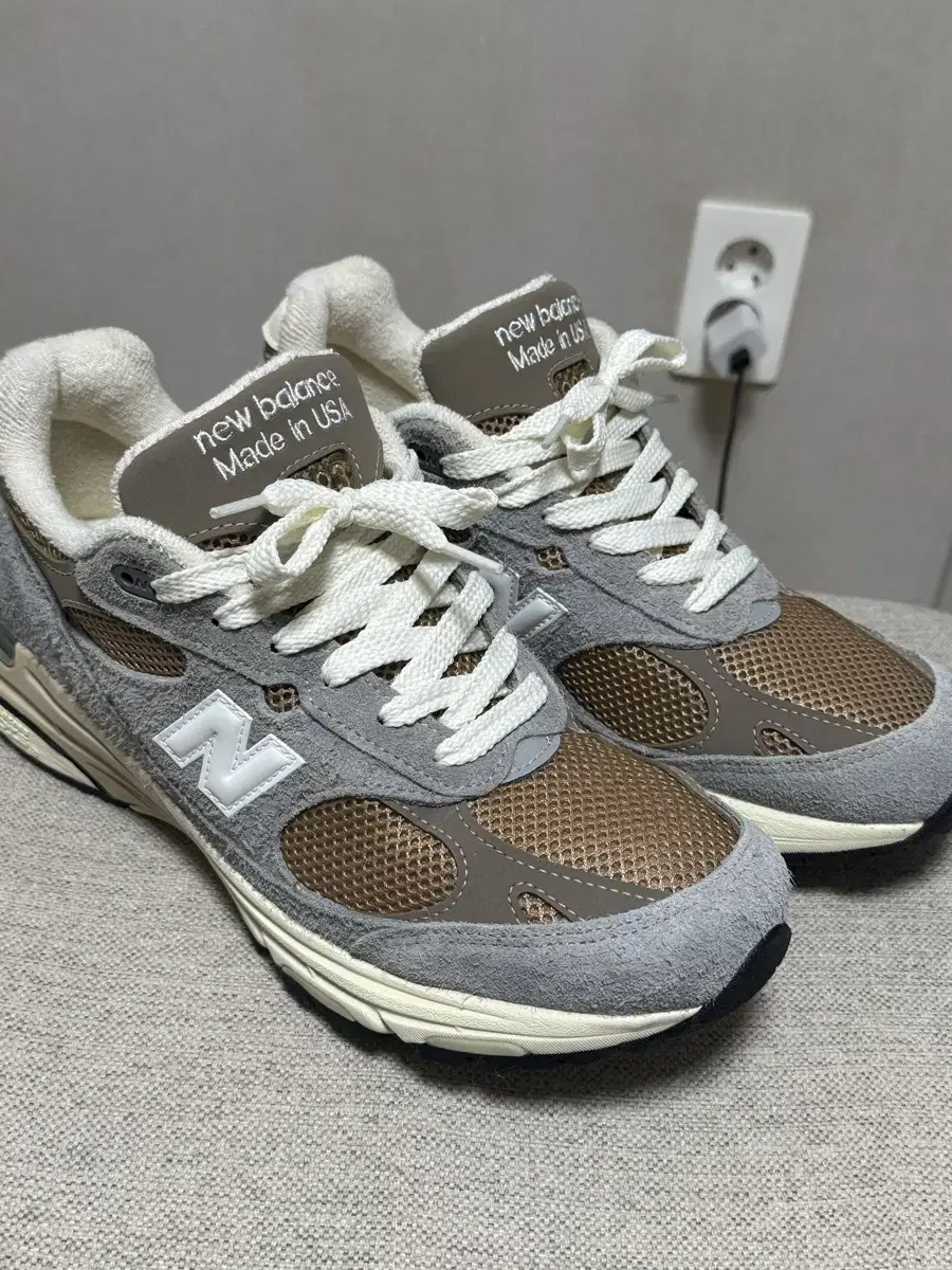 뉴발란스 993 메이드 인 USA 쉐도우그레이 드리프트우드 270