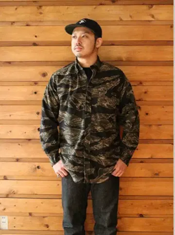 Sassafras 카모 무늬 카모플라쥬 무늬 긴팔 셔츠