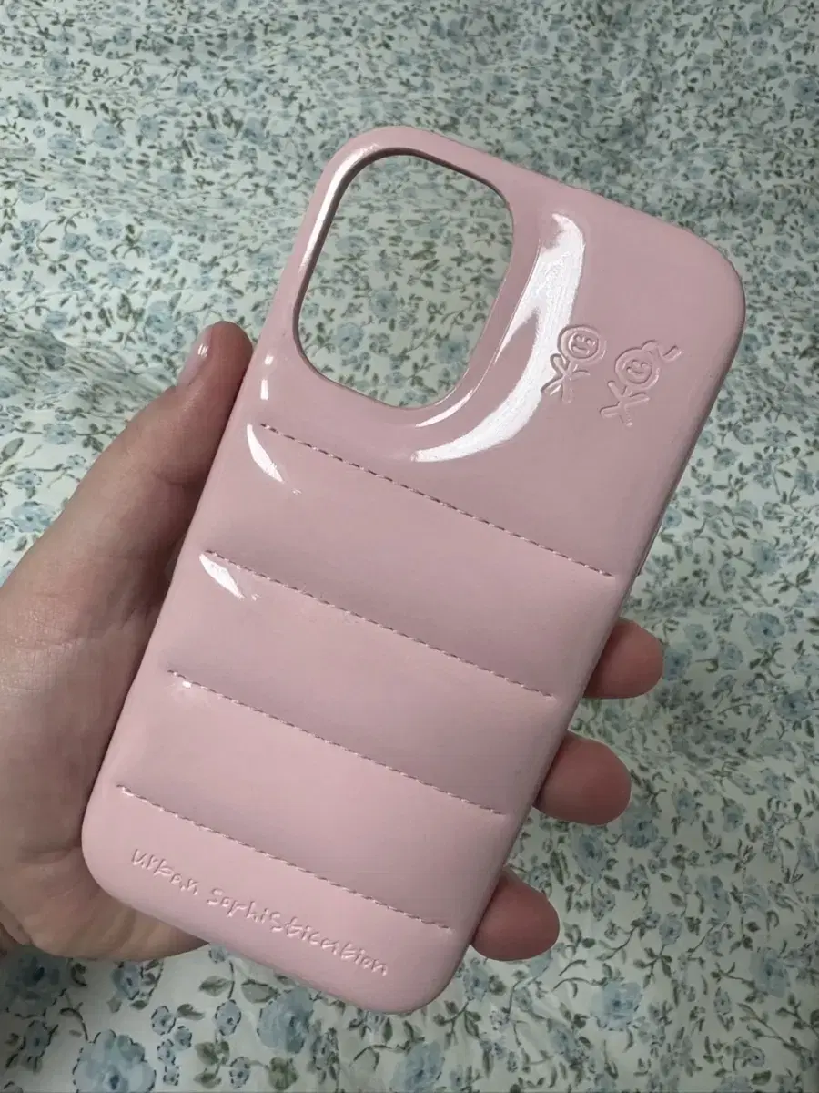 아이폰 16 어반소피스티케이션 케이스