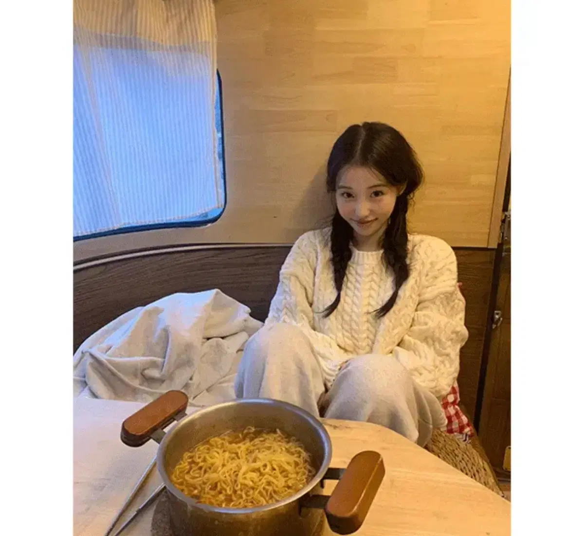100%새상품) 영앤리치 시즌 꽈배기 니트 에이블리