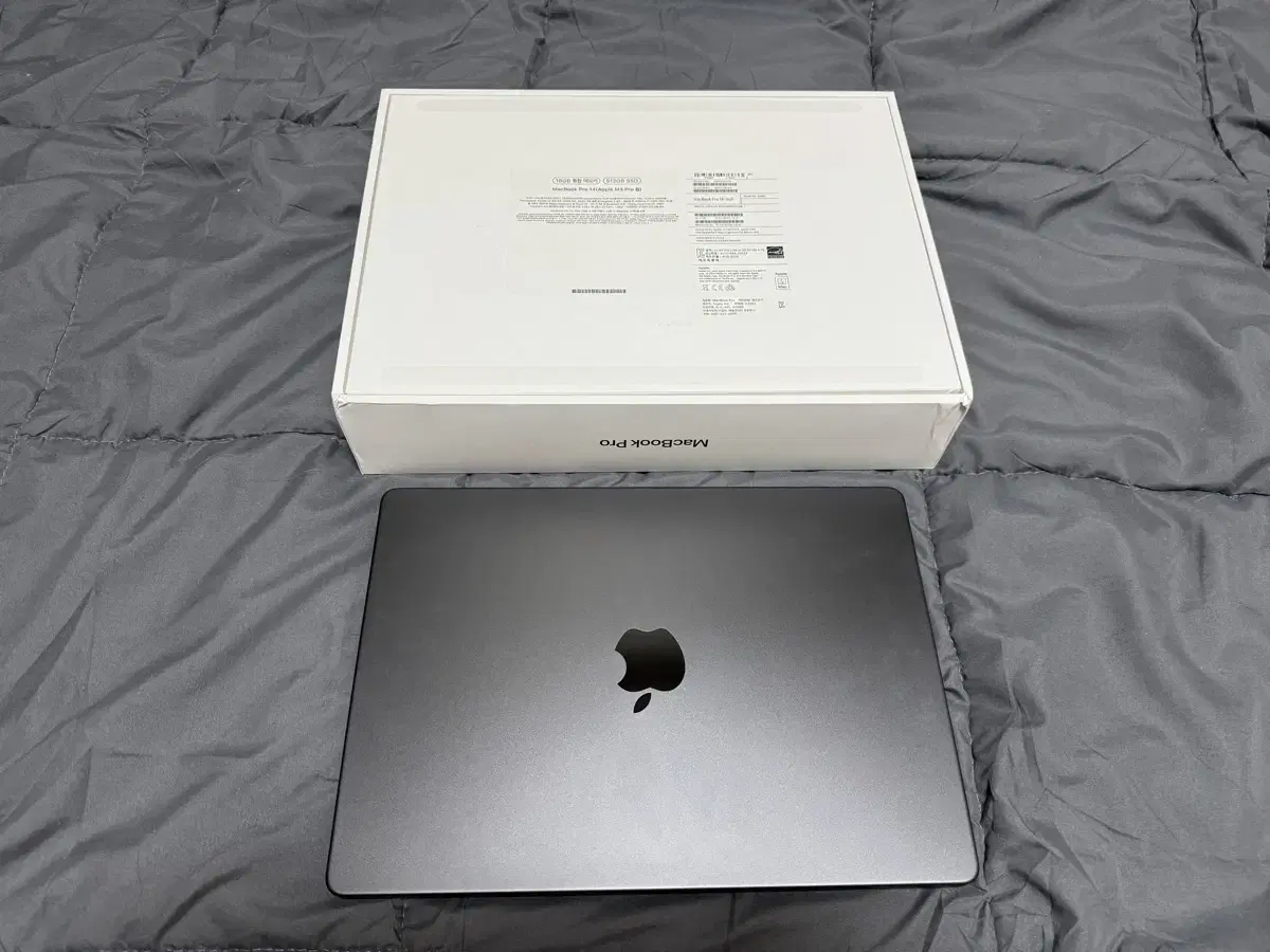 맥북프로 m3 pro 14인치 램 18gb SSD 512gb
