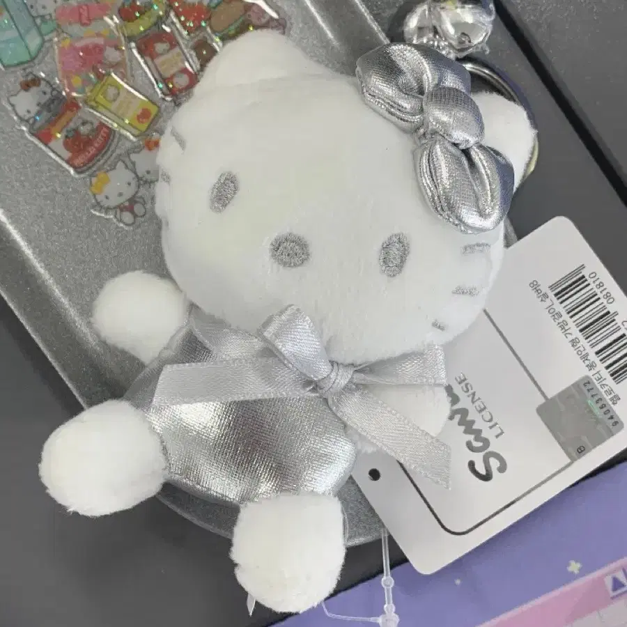 [새상품] 산리오 정품 실버 헬로키티 인형 키링 (8cm)