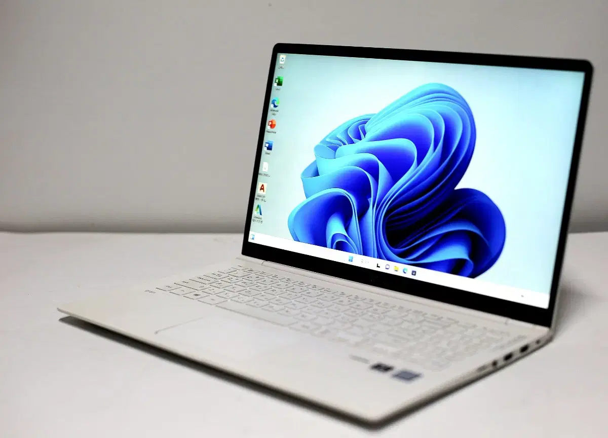 LG 그램 i5-8250U 노트북 팝니다.