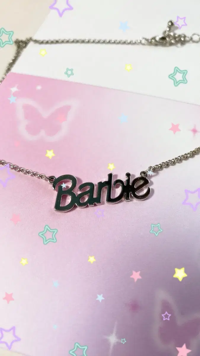 Barbie x Forever21 콜라보 한정판 목걸이 팝니다