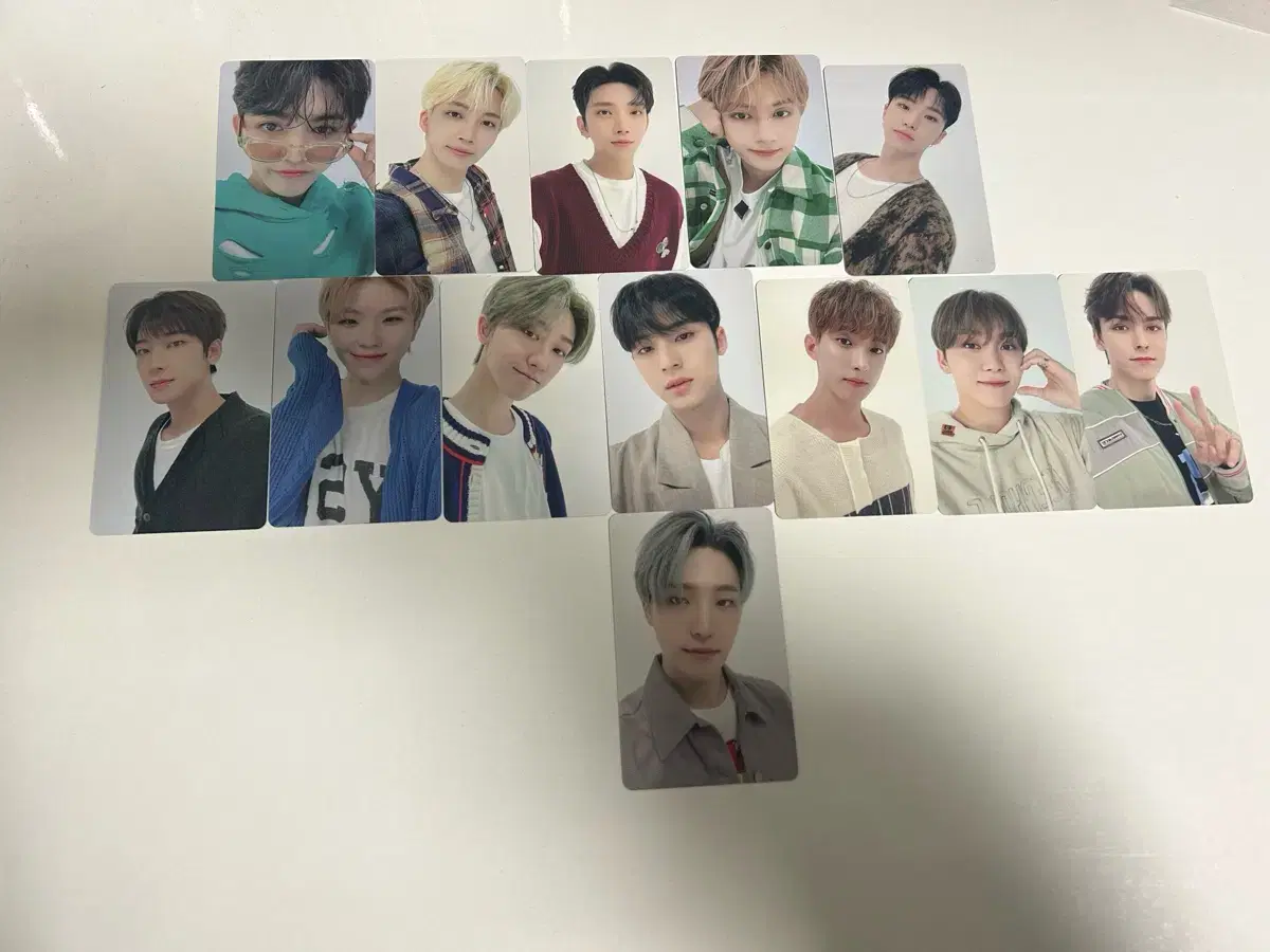세븐틴 2022  시즌그린팅 포카 팔아요(일괄판매)