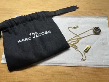 MARC JACOBS THE MEDALLION PENDANT 목걸이