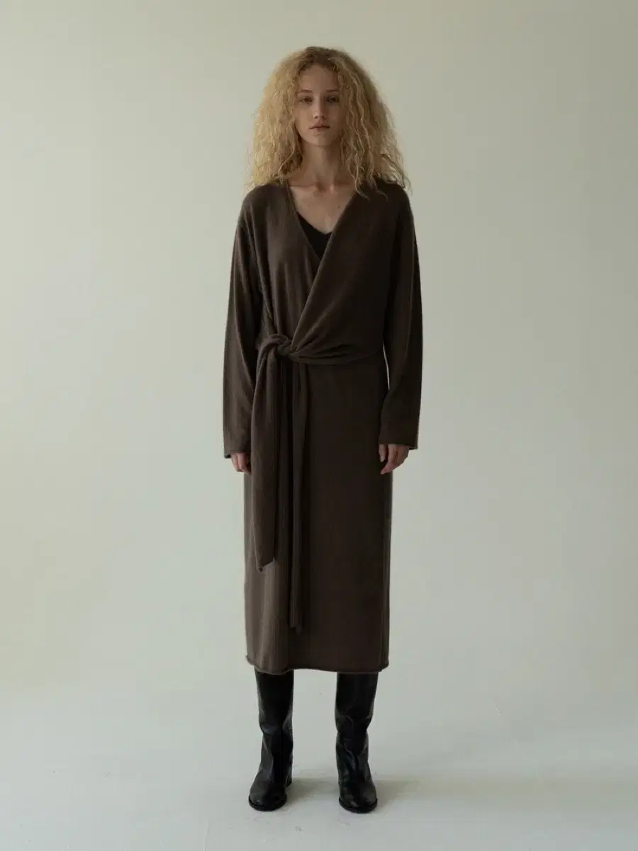 모이아 layered knit dress (steel brown)