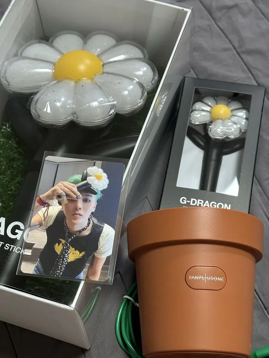 지디 지드래곤 MD 키링 + 응원봉 + 포카 + 크래들