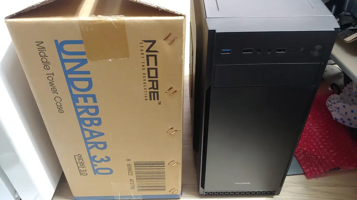 컴퓨터본체 데스크탑 팝니다.(i5 4670,16G,SSD250G등.)