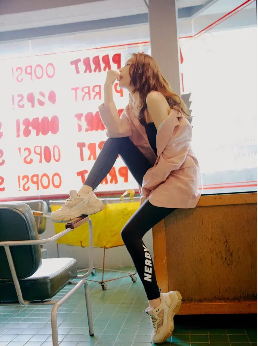 널디 레깅스 블랙 색상