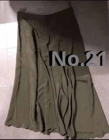 No.21 누메로벤투노 비대칭 스커트 카키색 짙은 녹색 그린