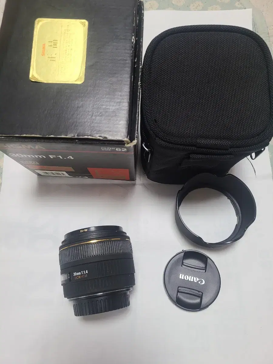 Sigma 30mm 1.4 Canon Mount