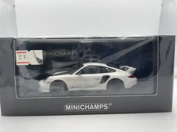 MINICHAMPS Porsche 911 GT2 RS 1:43