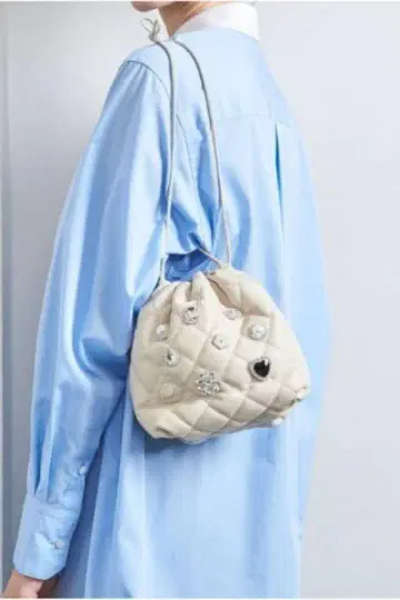 신상 완판 상품 유나이티드 애로우즈 모티브 비쥬 숄더백