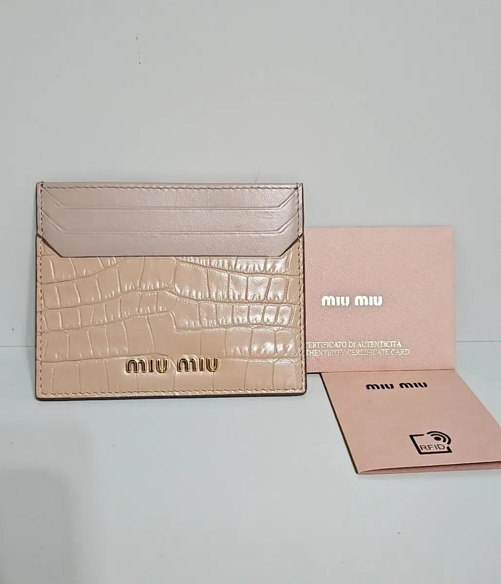 미우미우 miumiu  정품 크록패턴 지갑