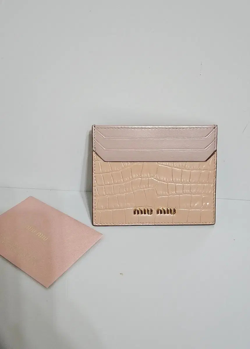 미우미우 miumiu  정품 크록패턴 지갑