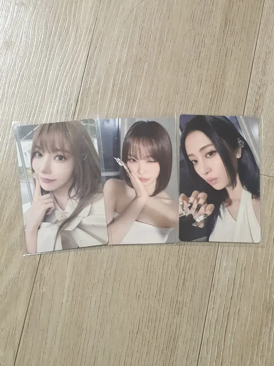 르세라핌 HOT 위버스 포카 일괄 사쿠라 김채원 허윤진 특전 미개봉 앨범