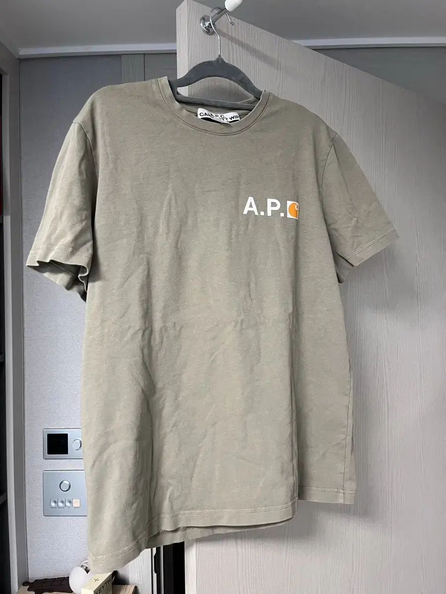 Apc 칼하트 반팔