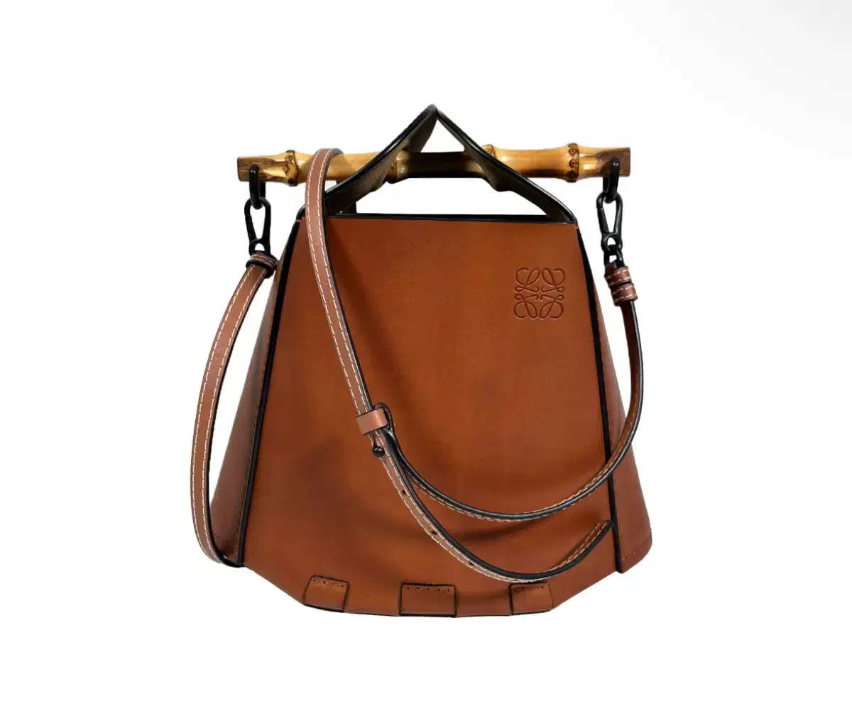 Loewe 로에베 여성 밤부 뱀부 레더 탑핸들 크로스백 버킷백 탄