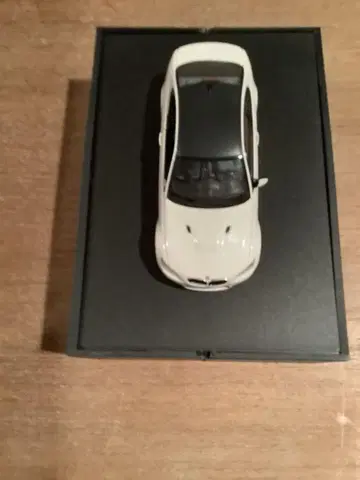 1/43 미니카 BMW M3 쿠베 E92 화이트 새상품급