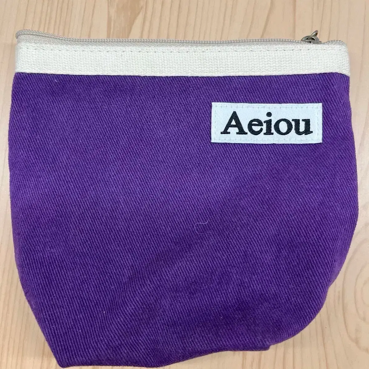 아에이오우 aeiou 퍼플 파우치