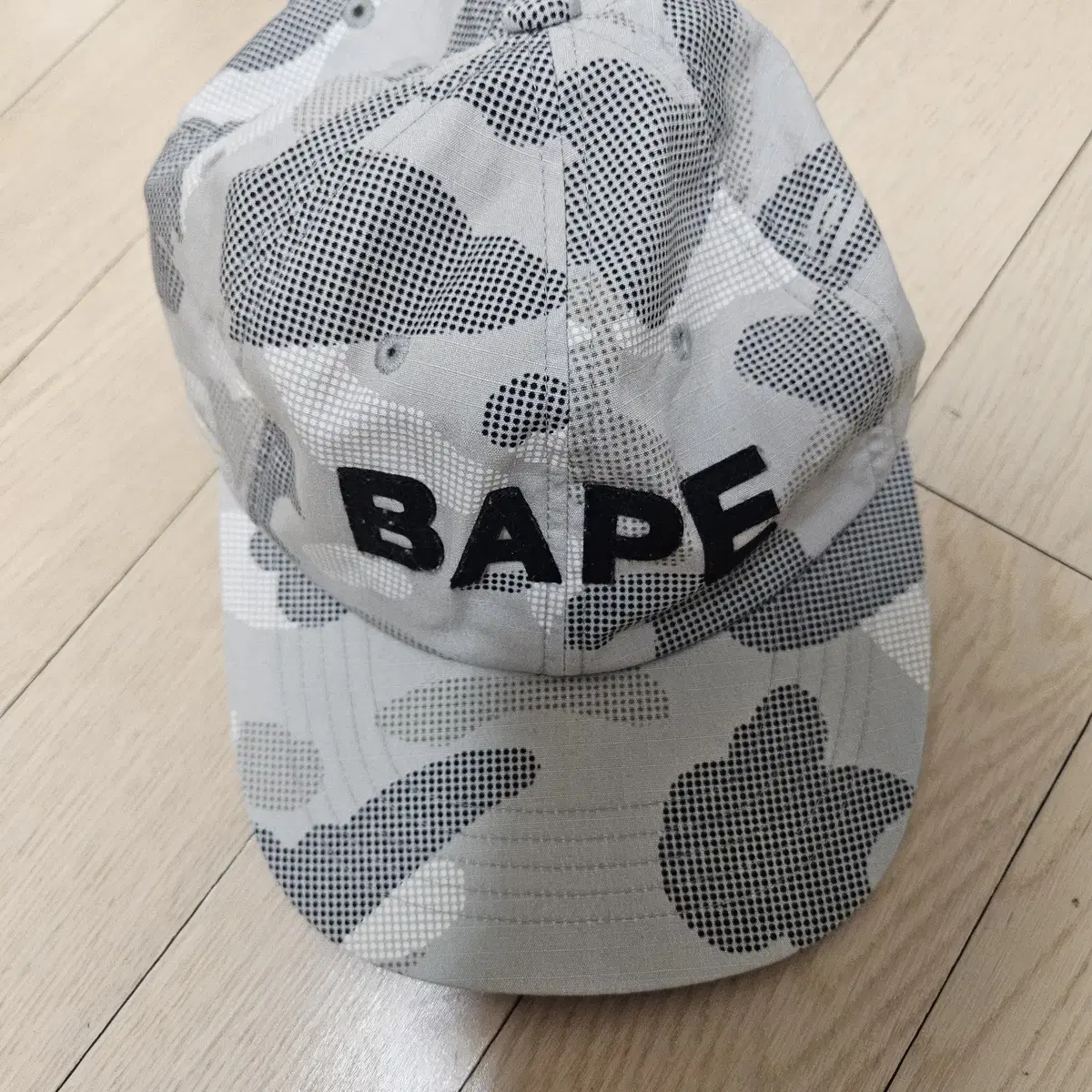 베이프 카모 모자 판매합니다.