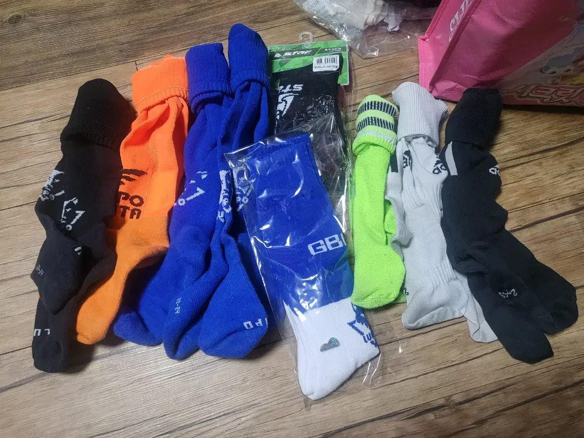 Bulk purchase of 9 pairs of soccer socks for elementary school students