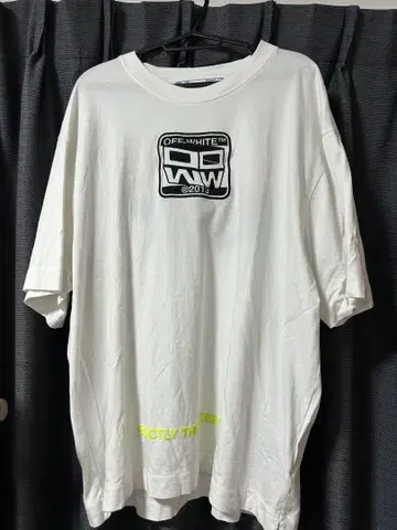 오프화이트 티셔츠