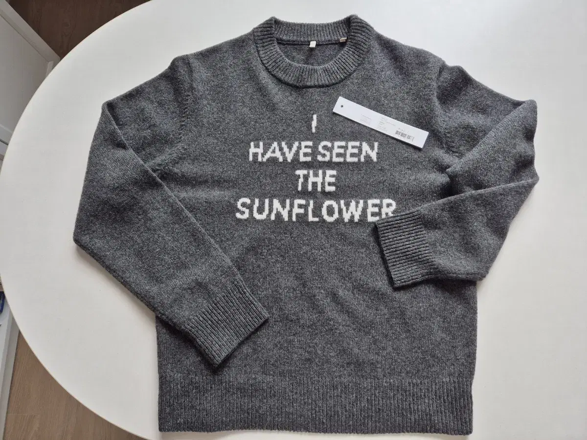 SUNFLOWER 문 텍스트 니트