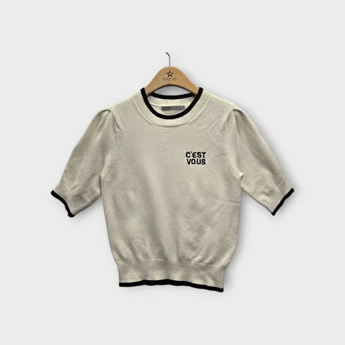 [ONE SIZE]24년 지컷 자수레터링 퍼프 반팔 니트
