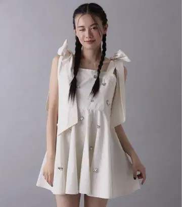 Seemi by niceclap 리본 포함 화이트 A라인 원피스