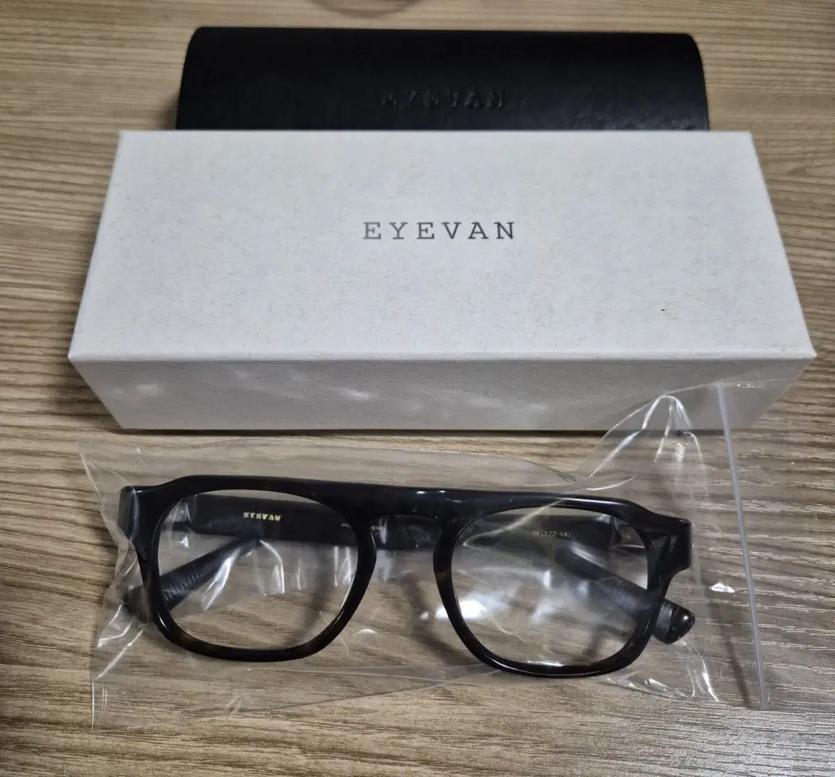Eyevan 아이반 glimmer DT (다크호피) 판매합니다.