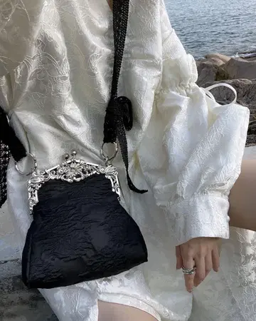 아테나움(m.) PEONY CROSSBODY BAG