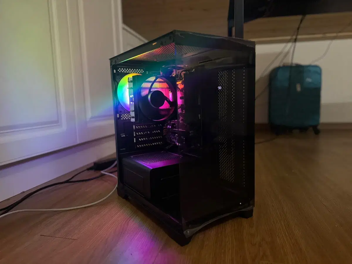 AMD 5600GT 컴퓨터 (SSD 빼고 전체 신품)