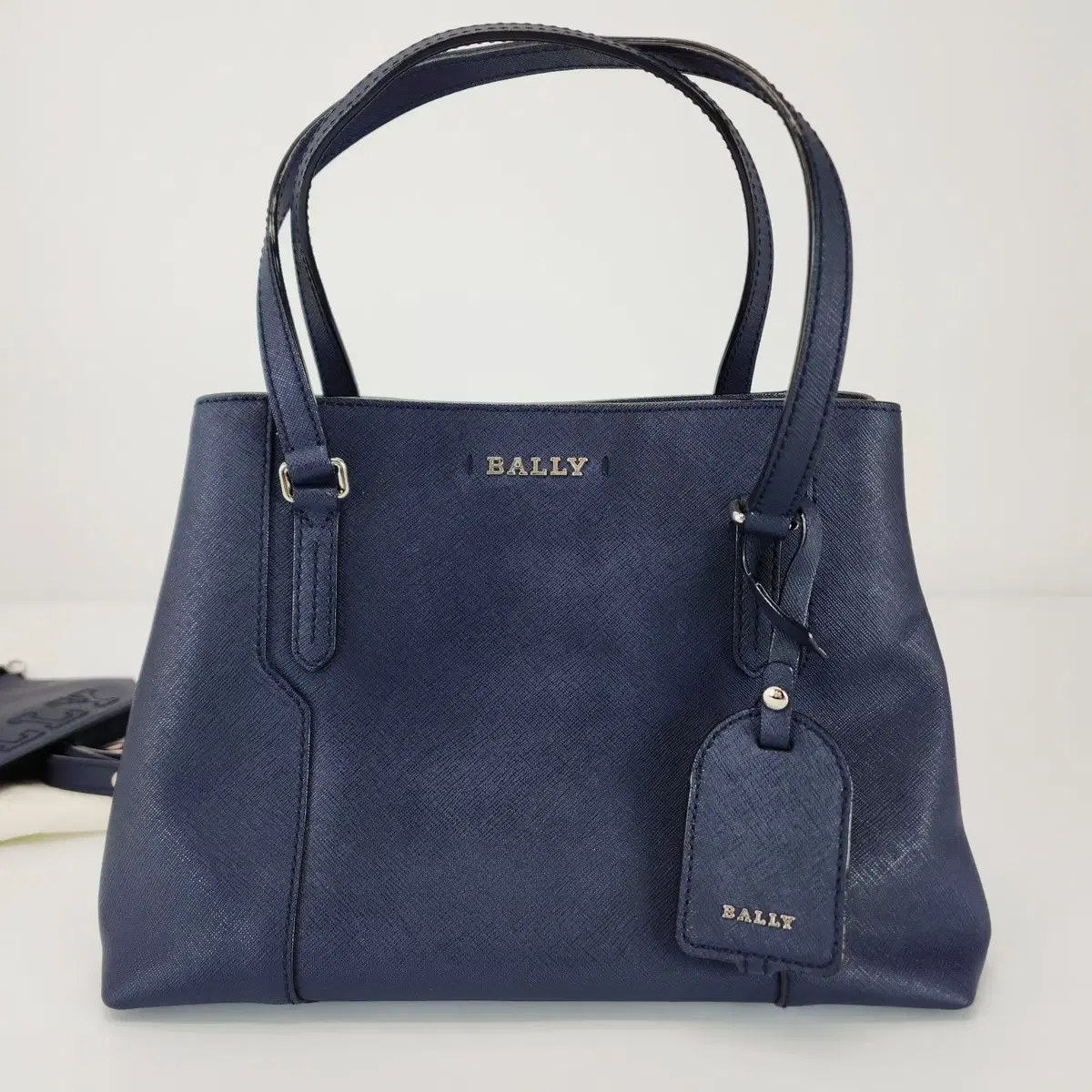 상태최상 발리 BALLY 세라핀 숄더 토트 핸드백 네이비 보바인 레더