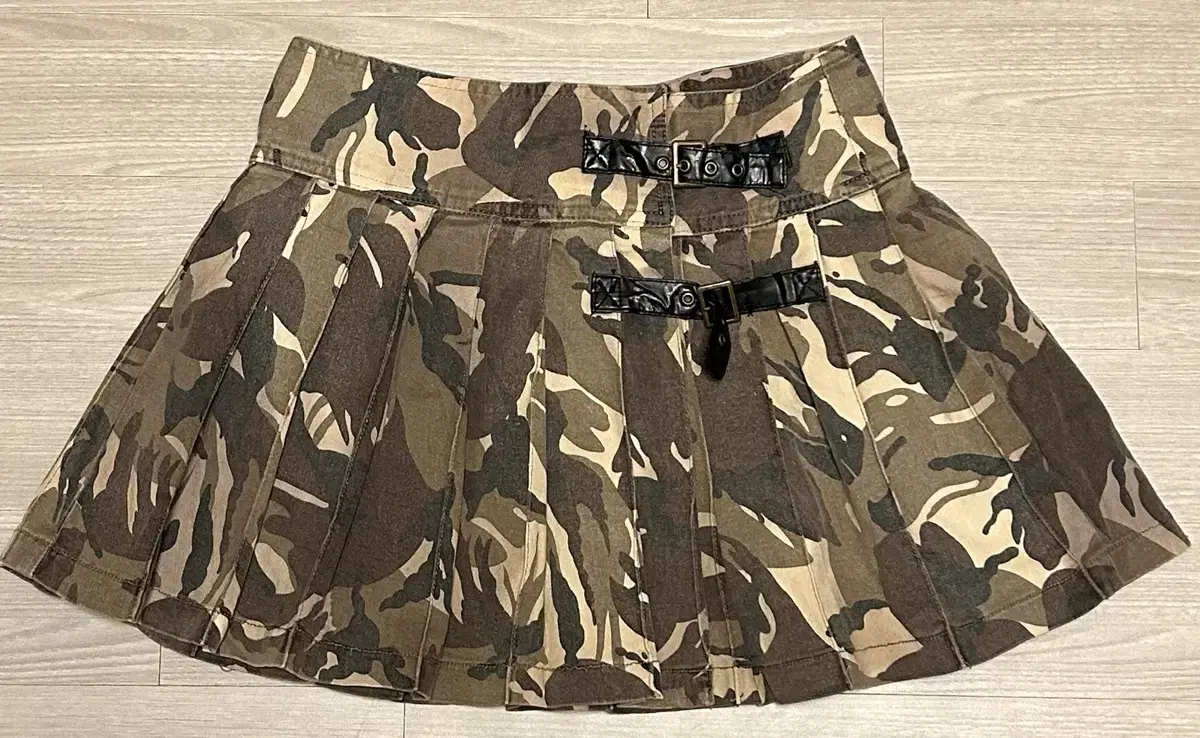 빈티지 카모 플리츠 랩 스커트