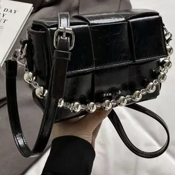 실버 백 비즈 자라 베르쉬카 H&M 에모다 한국