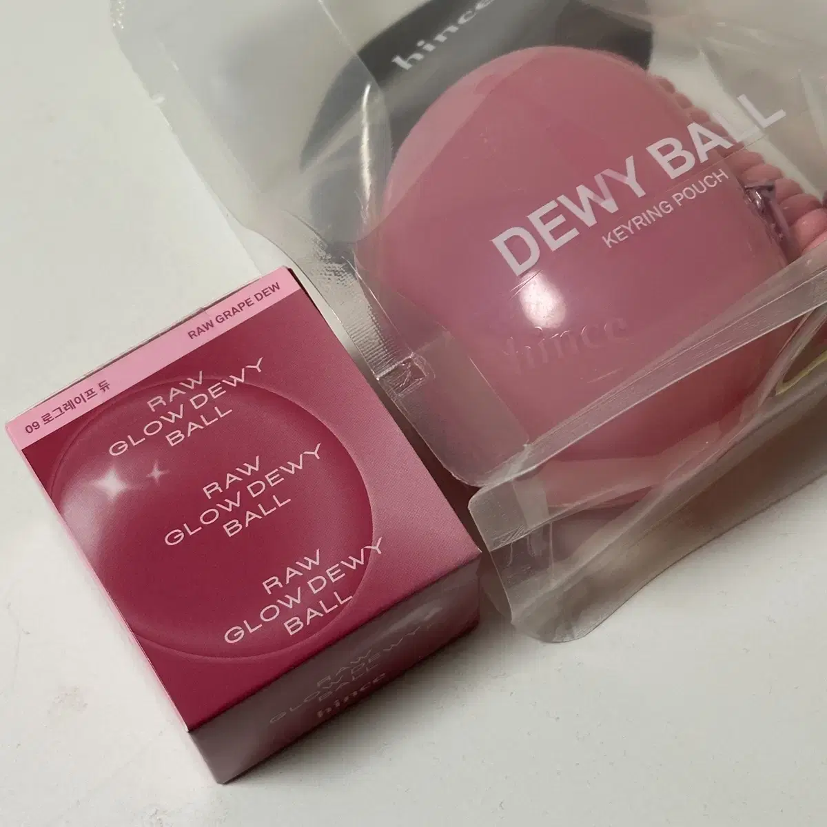 힌스 로우 글로우 듀이 볼 + 파우치