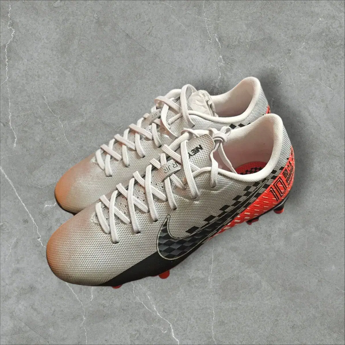 나이키키즈축구화 베이퍼 13 AT8125 006 US 2Y 210mm