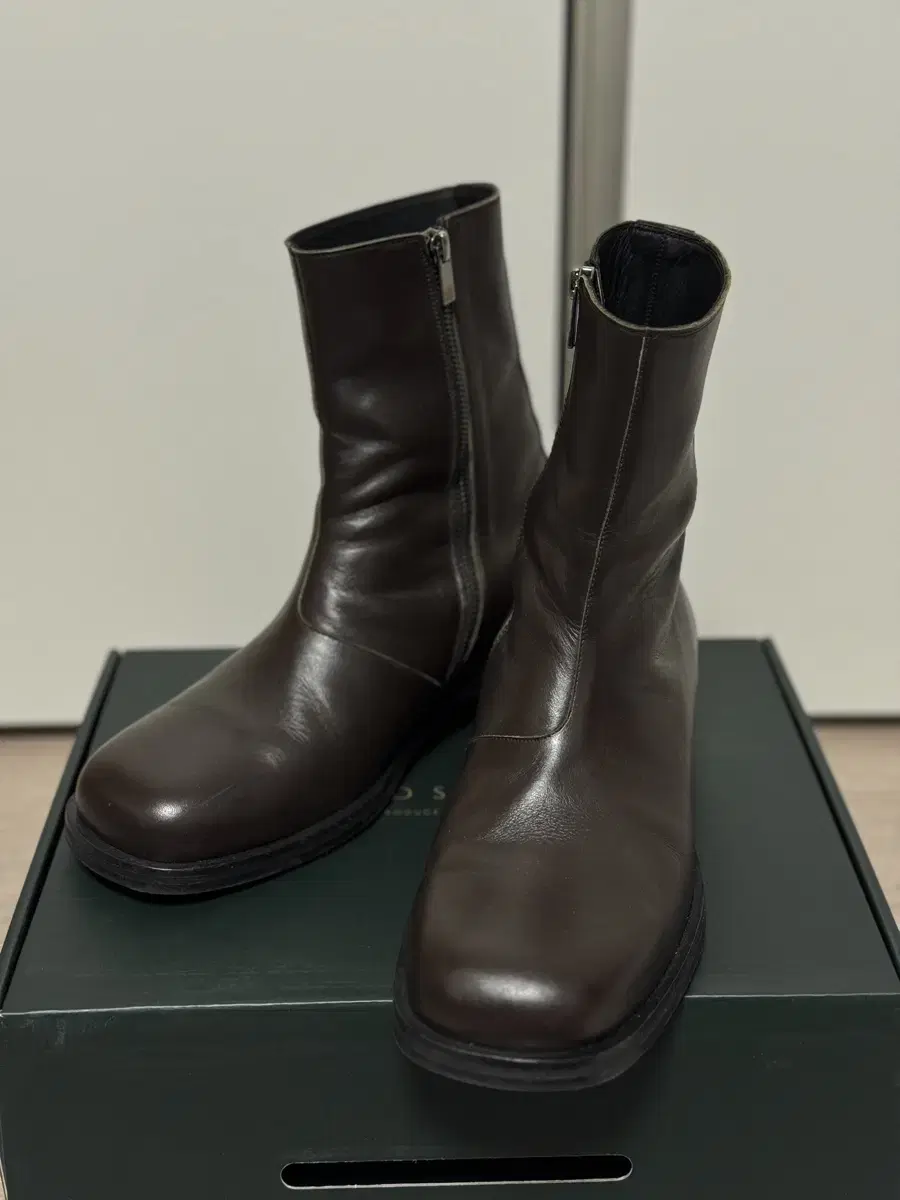 브래드스튜디오 브라운 부츠 (카미온맛, 키높이 6cm)