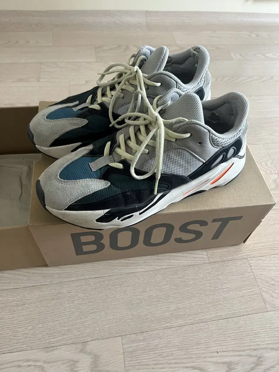 이지부스트700 웨이브러너 280