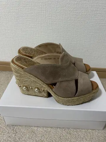 carino 스터드 샌들