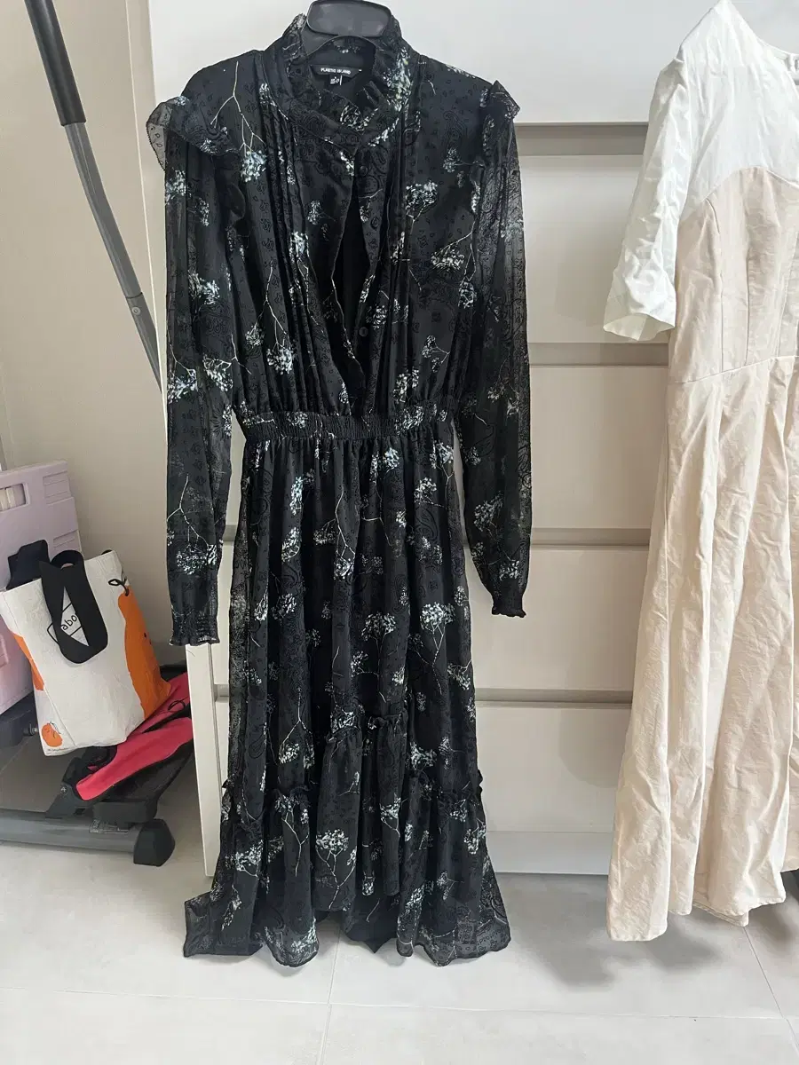Plastic Island ONEPIECE S-size 30,000 won