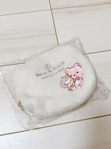 Maison de FLEUR 코리락쿠마 파우치